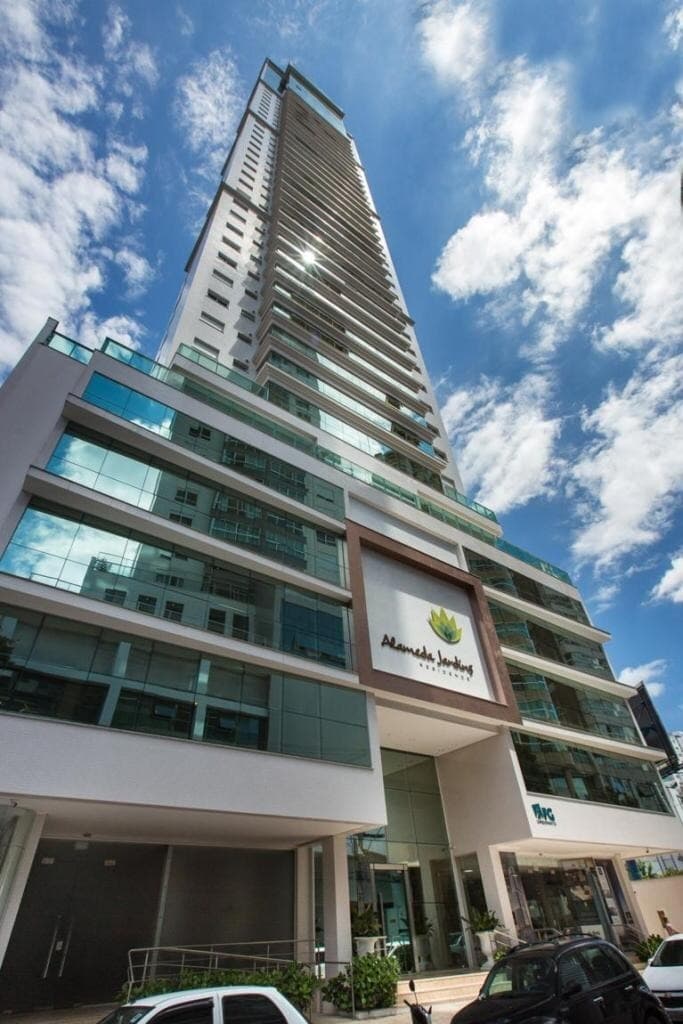 Apartamento à venda no bairro Pioneiros em Balneário Camboriú/SC