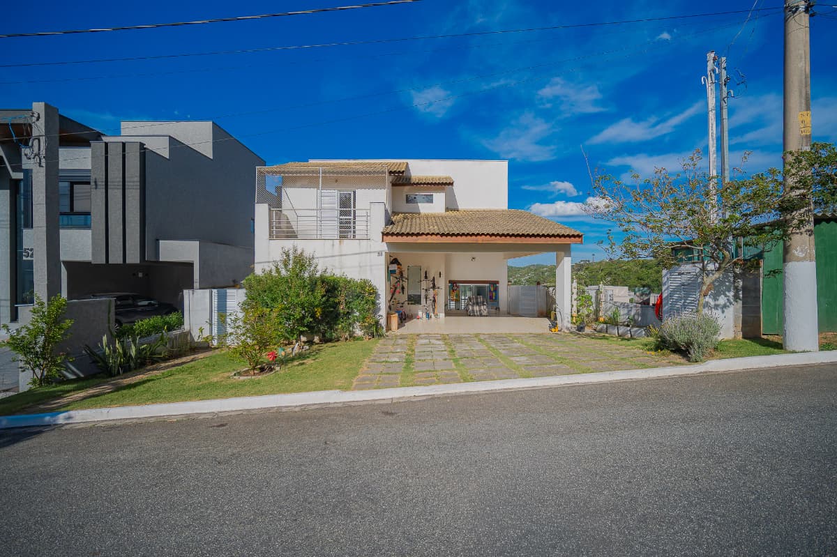Casa à venda no bairro Alphaville em Santana de Parnaíba/SP