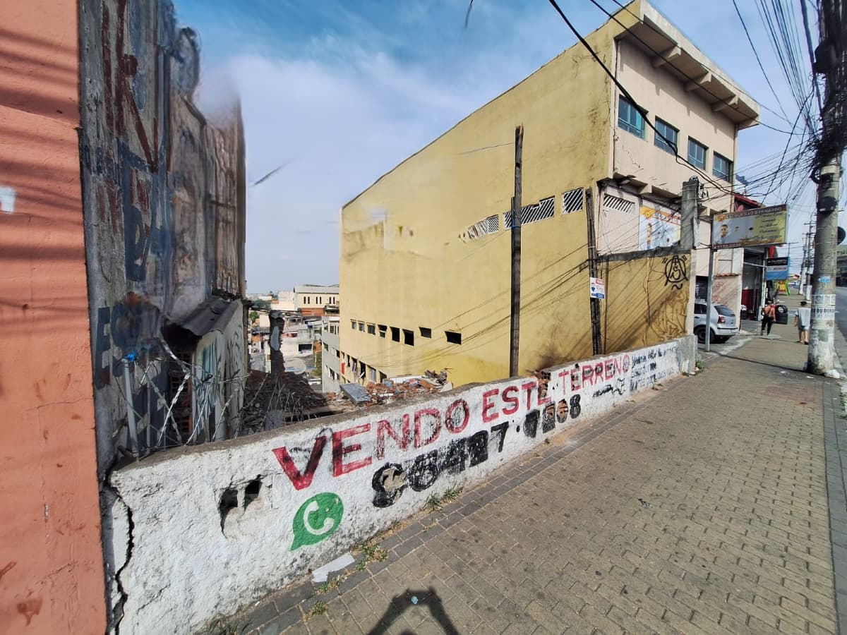 Área à venda no bairro Centro em Carapicuíba/SP
