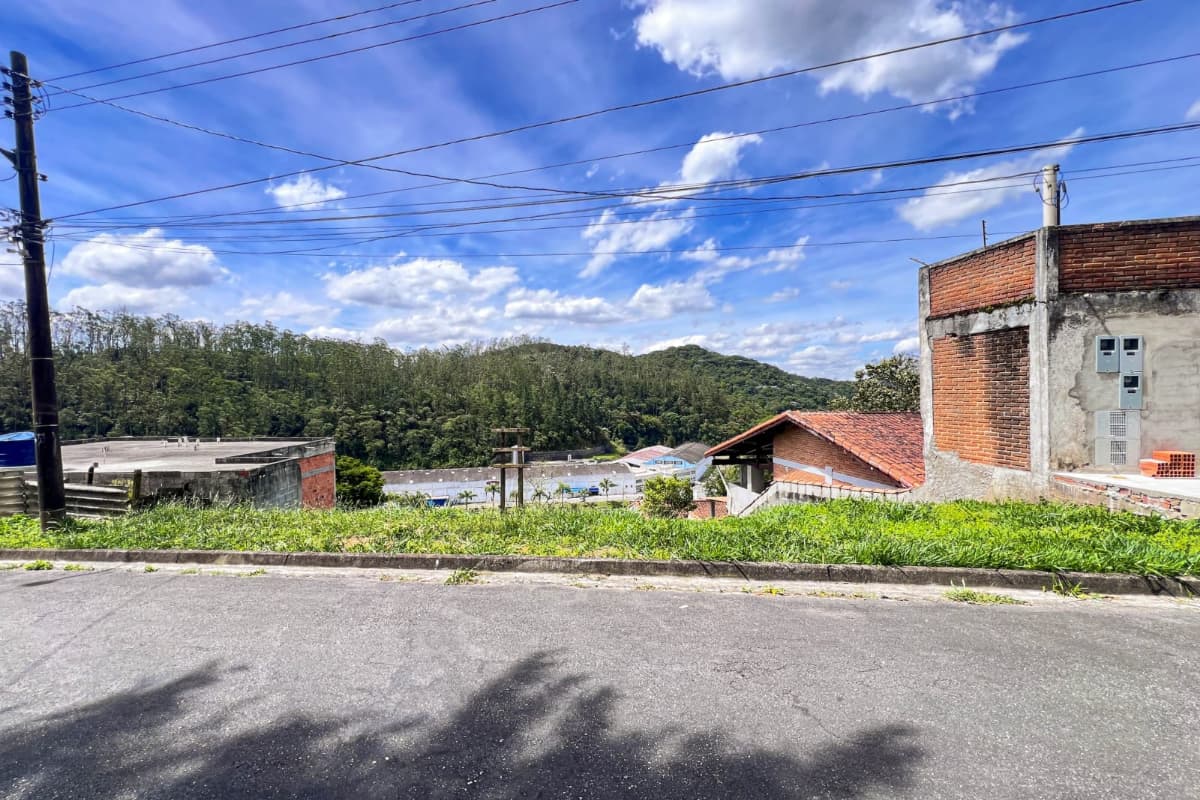Terreno à venda no bairro Santa Luzia em Ribeirão Pires/SP