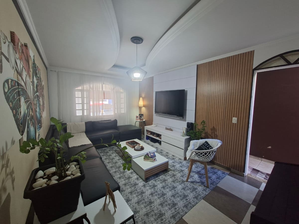 Casa à venda no bairro Parque Miguel Mirizola em Cotia/SP