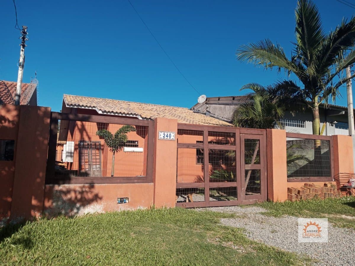 Casa Alvenaria para Venda em Laranjal Pelotas-RS