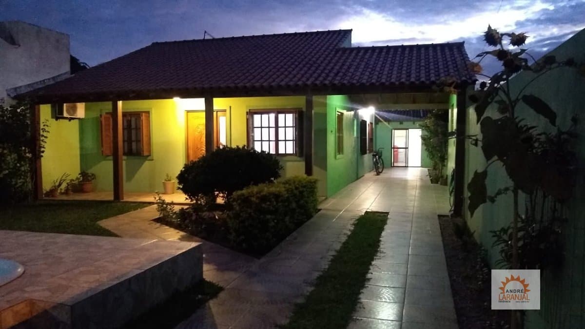 Casa Alvenaria para Venda em Laranjal Pelotas-RS