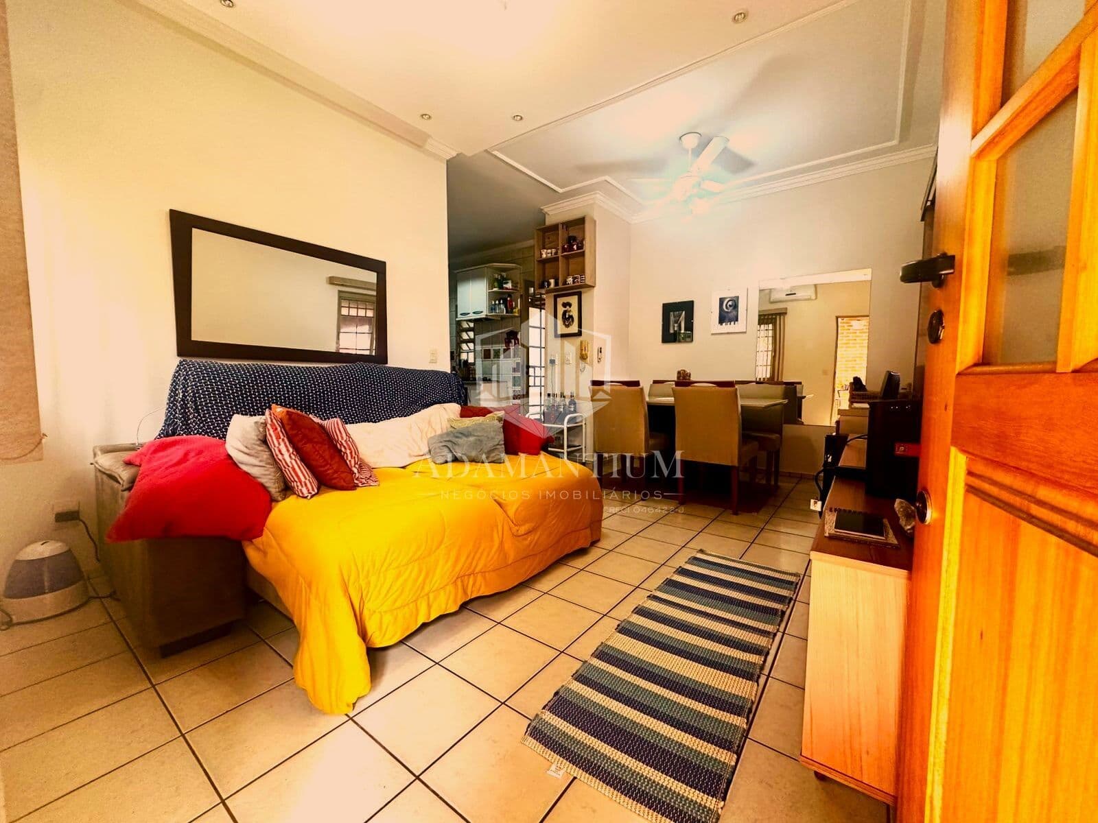 Casa de 3 Quartos e 1 Suíte em Condomínio Portal dos Pinheiros