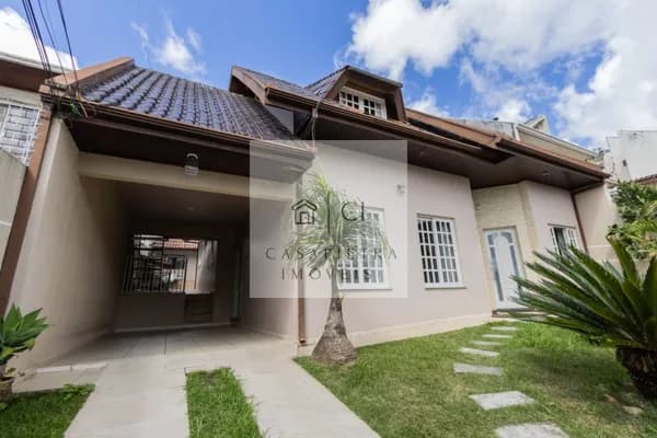 Casa Térrea 4 quartos no Pilarzinho com quintal e edícula 180m2