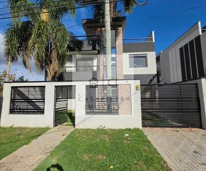 Sobrado frente rua Uberaba 3 quartos 3 suítes 160m2