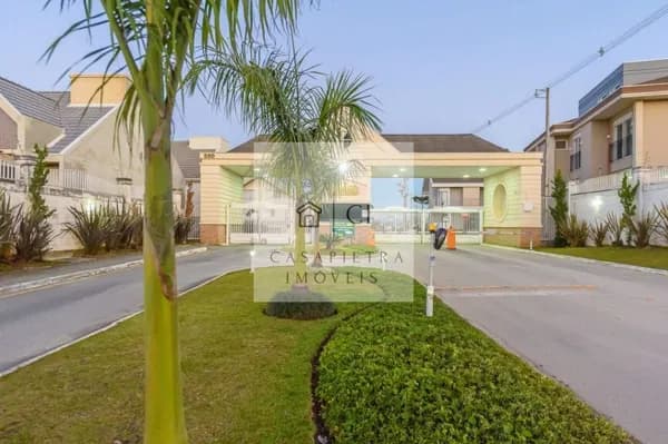 Triplex Mobiliado em Condomínio fechado Atuba 312m2