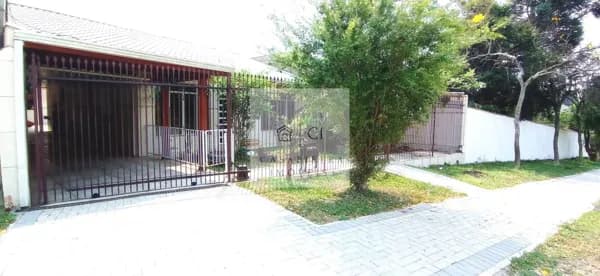 Casa térrea Bairro Bacacheri 4 quartos 180m2