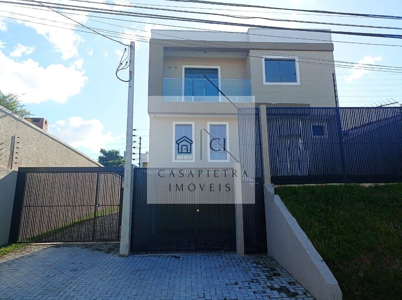 Sobrado à venda no bairro Jardim das Américas 3 quartos 169m2