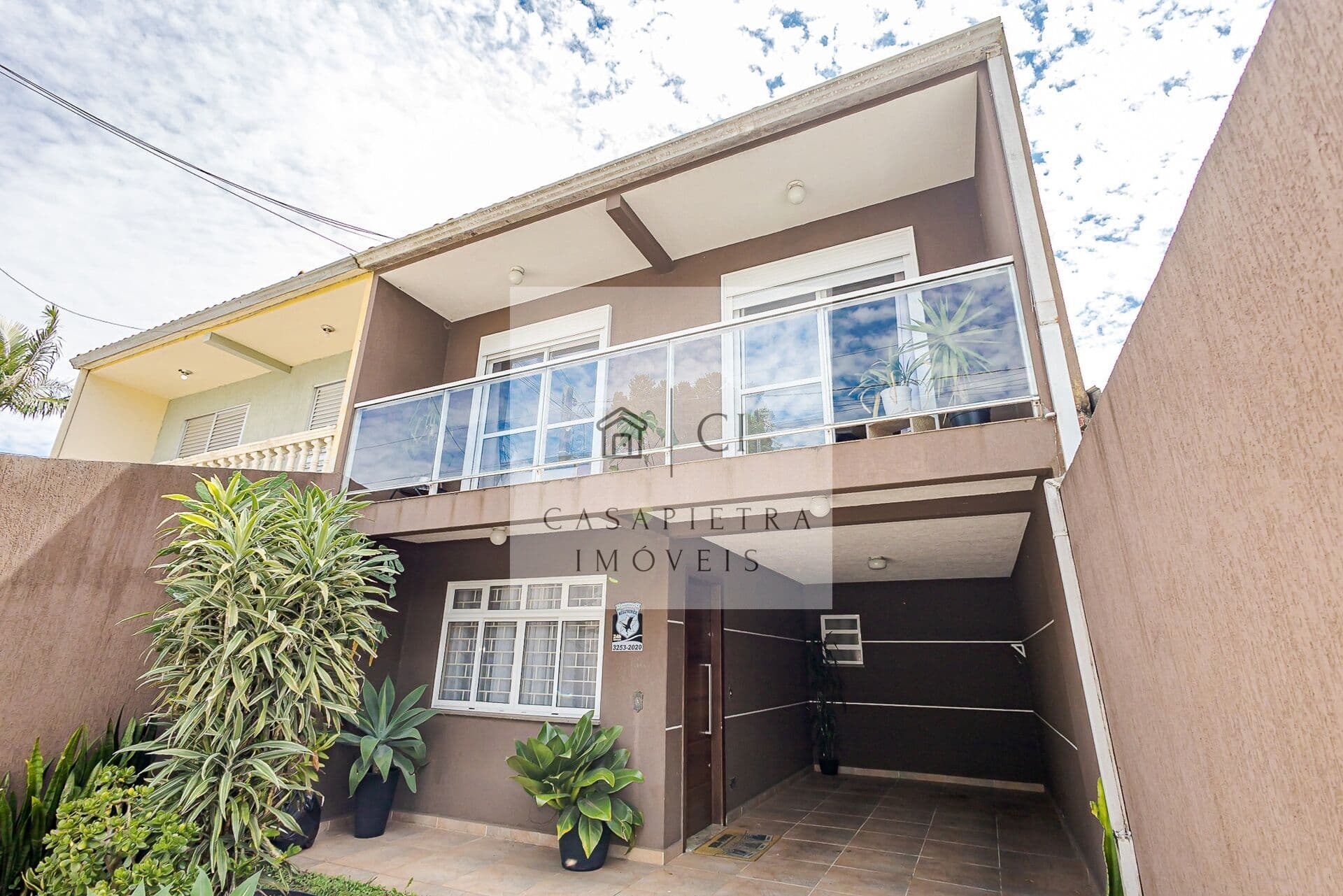Sobrado Triplex Alto Padrão 3 quartos 124m2 com quintal e edícula