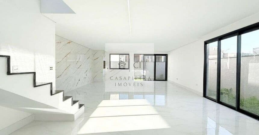 Triplex em Condomínio Fechado Santa Cândida 3 suítes 170m2