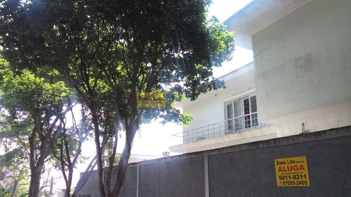 Sobrado Padrão para Venda e Aluguel em Indianópolis São Paulo-SP