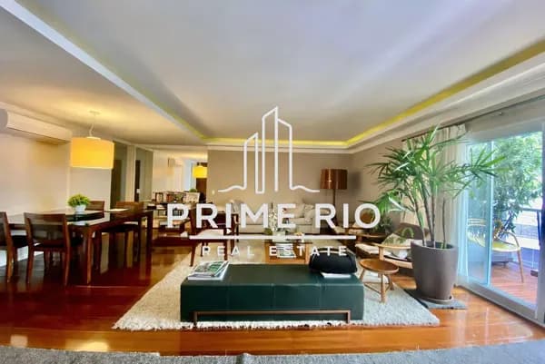 Apartamento com 140m2 e varanda na Rua Timóteo da Costa, no Leblon