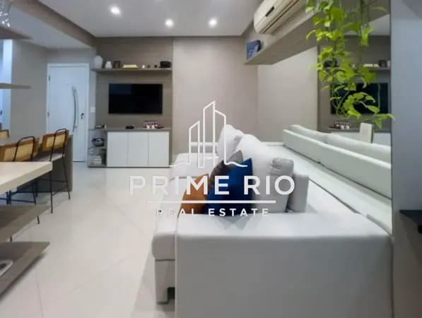 Apartamento com 68m2 e 2 quartos, na Av Oswaldo Cruz, no Flamengo