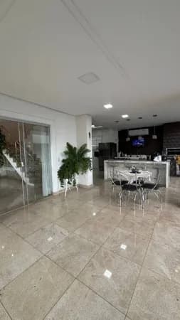 Sobrado com 5 dormitórios à venda, 331 m² por R$ 2.300.000,00 - Jardins Madri - Goiânia/GO