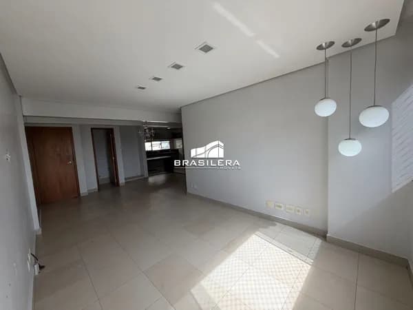 Apartamento Ao lado da Praça do Ipê