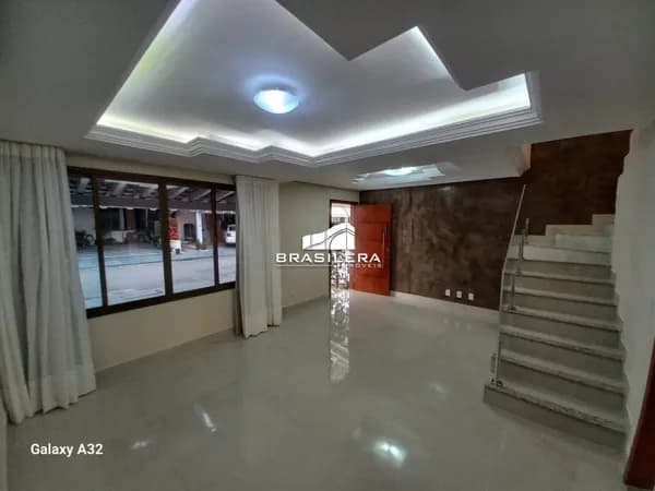 Sobrado condomínio Jardim Planalto