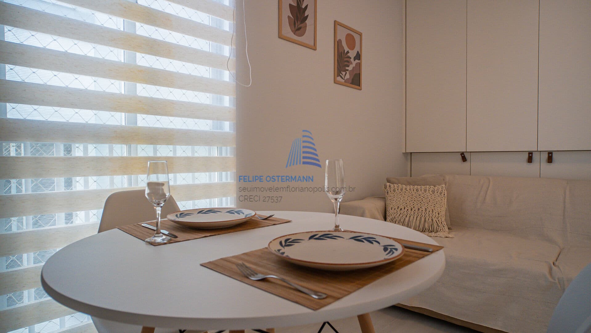 Apartamento no bairro Itacorubi, 2 dormitórios, atrás do hotel Mercury, reformado e alugado por R$ 3.500,00 mensal