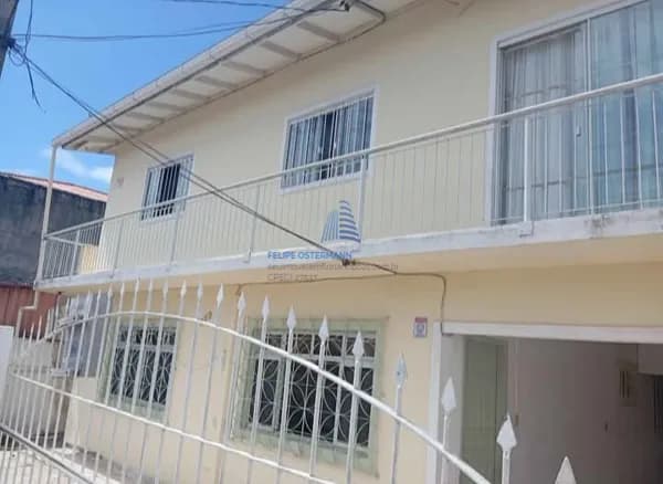Prédio Residencial com 4 apartamentos, faturamento R$ 7 mil mensal, TROCO POR CARROS em Flor de Nápolis, São José/SC