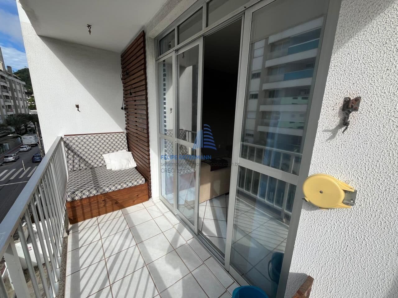 Apartamento de 1 dormitório, com 1 vaga de garagem coberta - MOBILIADO- DIRETO COM PROPRIETÁRIO