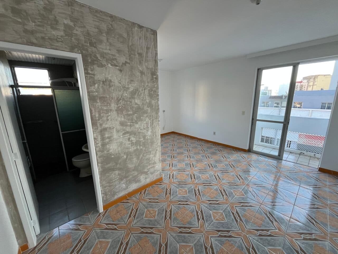 Apartamento de 1 dormitório, sacada, vista livre, 1 vaga de garagem, ideal airbnb