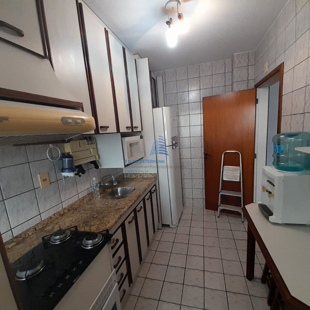 Apartamento Residencial Cantábria, atrás do hotel Mercury, Itacorubi, Florianópolis/SC