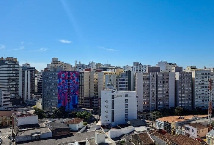 Studio todo reformado e mobiliado, com 1 vaga coberta e numerada, média mensal R$ 4.000,00