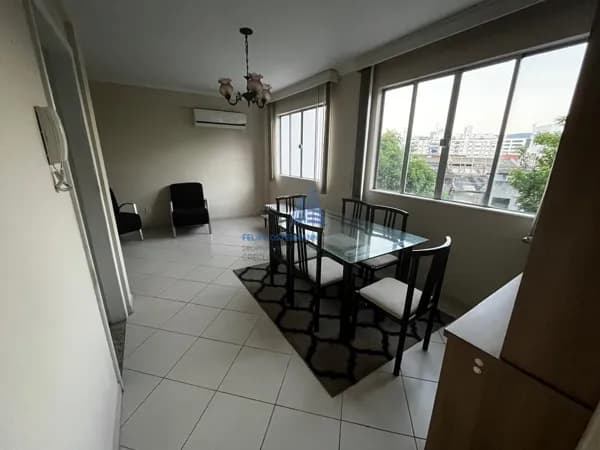 Apartamento de 3 dormitórios, suíte, dependência de empregada, 3 banheiros, 1 vaga de garagem, Trindade, Florianópolis/SC