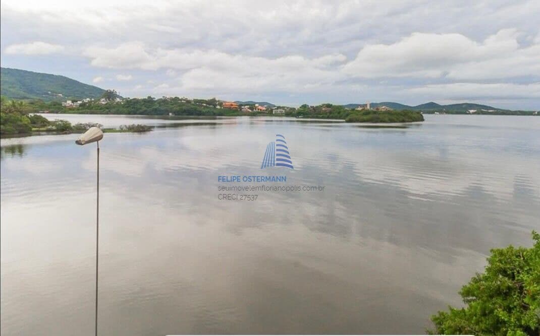 Casa Alto Padrão em Lagoa da Conceição, COM ATRACADOR PARA BARCO, Florianópolis/SC