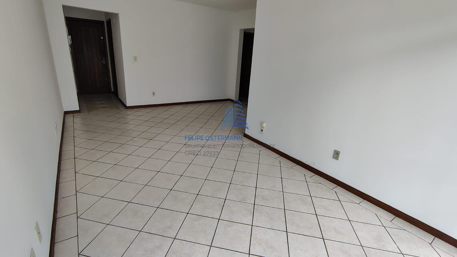 Apartamento em frente à UFSC, 3 dormitórios, suíte, sacada e 3 vagas de garagem, Florianópolis/SC