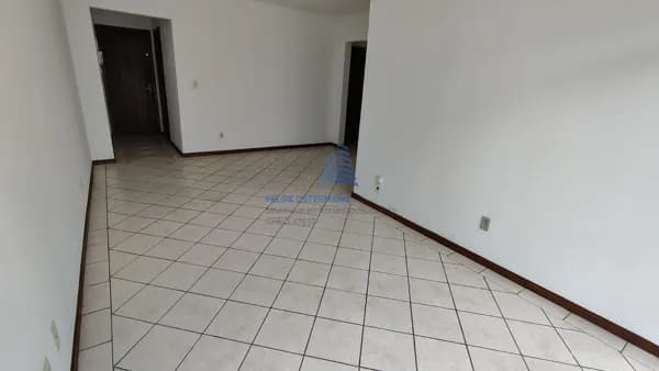 Apartamento em frente à UFSC, 3 dormitórios, suíte, sacada e 3 vagas de garagem, Florianópolis/SC