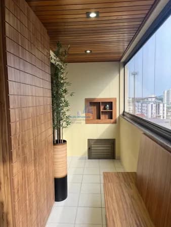 Apartamento de 3 dormitórios, sendo 1 suíte, 3 banheiros, ampla sacada com churrasqueira, localização privilegiada no bairro Estreito