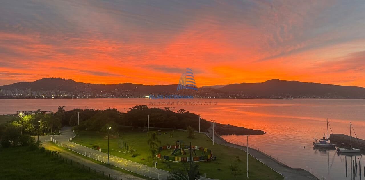 Apartamento Alto Padrão em Coqueiros, Florianópolis/SC