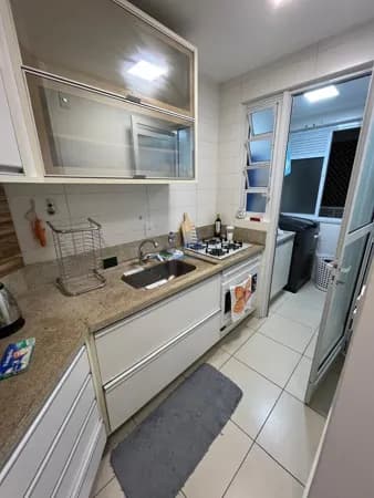 Apartamento de alto Padrão, 2 dormitórios, andar alto, suíte, sacada fechada, 2 vagas, condomínio estilo Clube