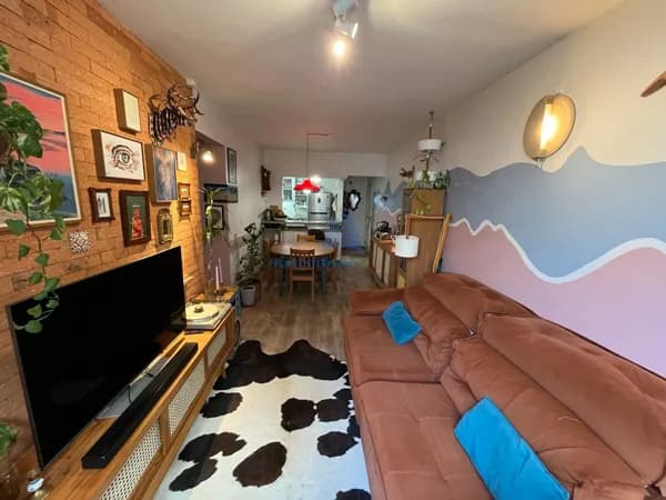 Imperdível - Apartamento de 2 dormitórios, 1 banheiro social, no bairro Trindade - 420 mil