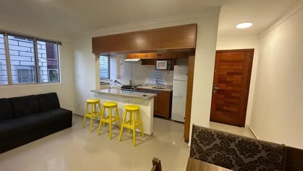Apartamento 2 dormitórios, térreo, reformado e mobiliado no Jardim Atlântico, Florianópolis/SC