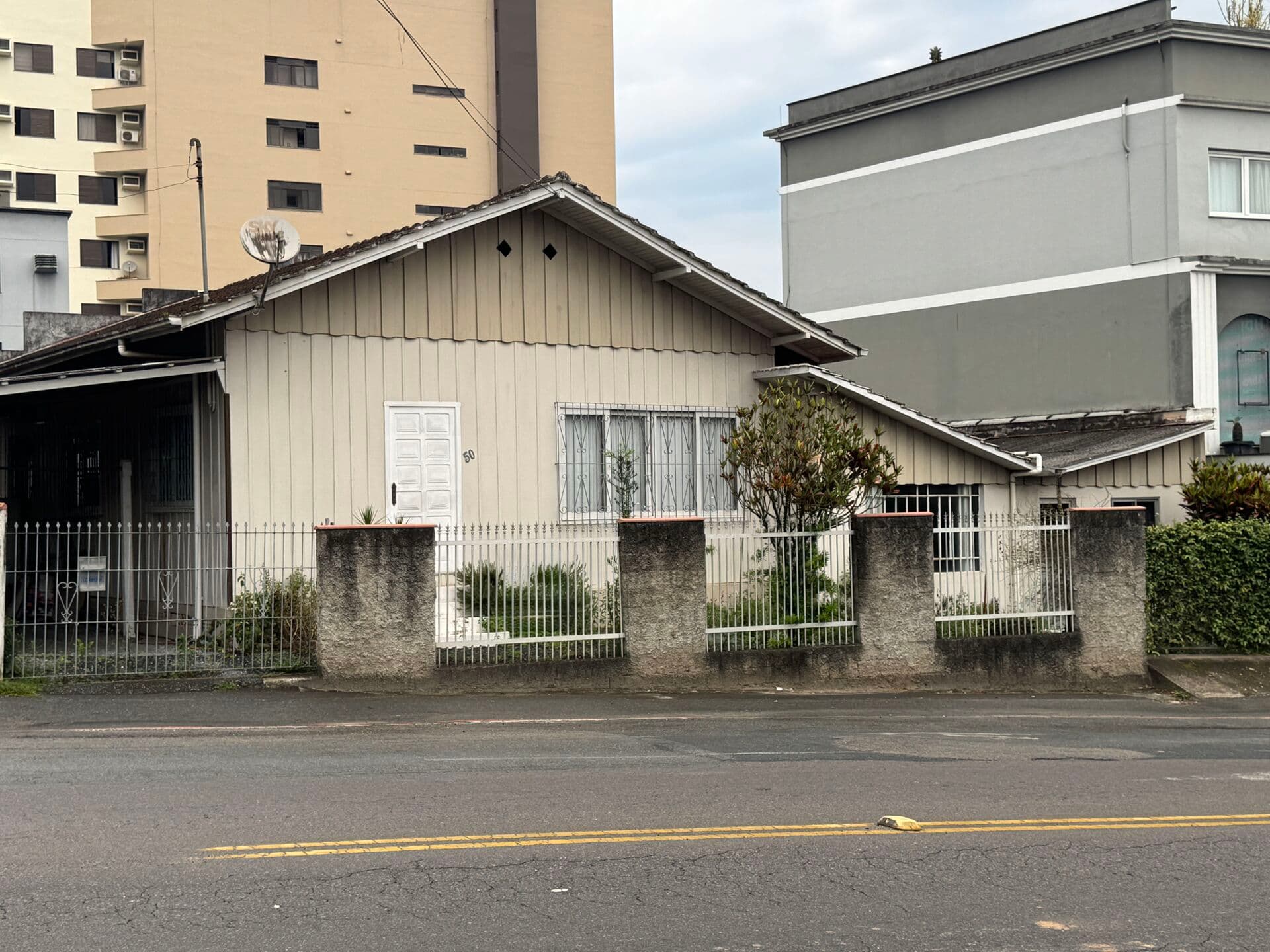 Terreno / Casa à Venda em Blumenau no bairro Vorstadt