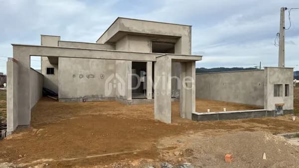 CASA NO LOTEAMENTO ARINO BRESSAN - CROMO