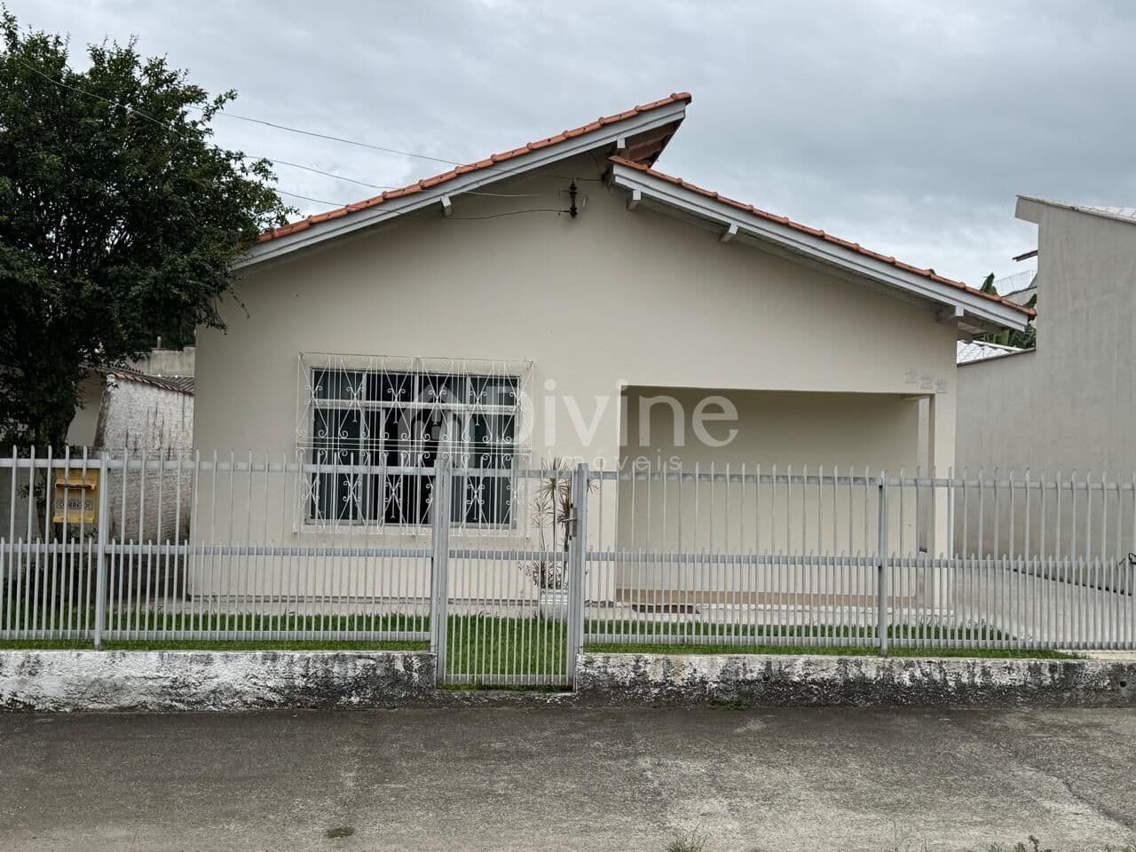 CASA NA PASSAGEM