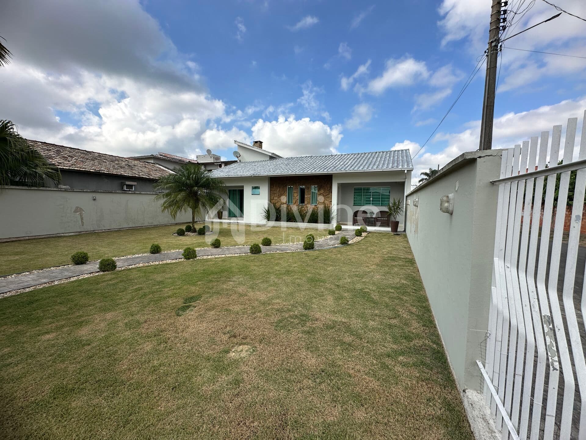 CASA NO CAÇADOR