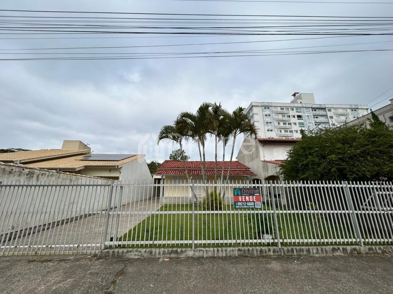 Casa com amplo terreno à venda no bairro Humaitá de Cima, Tubarão/SC
