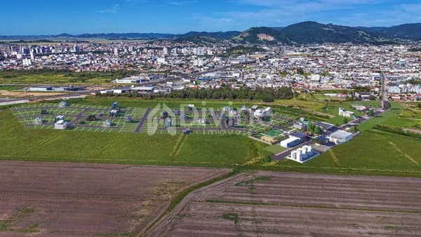 CONDOMÍNIO RESIDENCIAL RESERVA REVOREDO