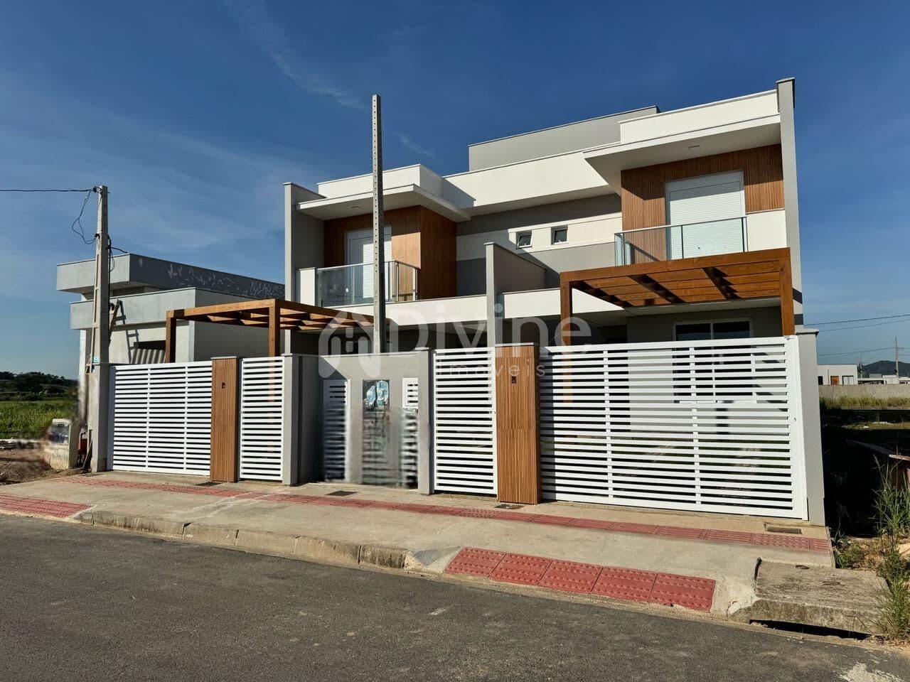 CASA NO LOTEAMENTO ARINO BRESSAN