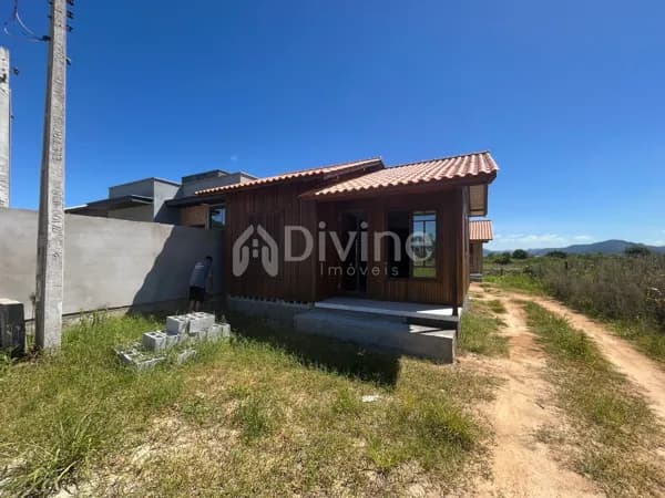 CASA MISTA NA SANTA LUZIA