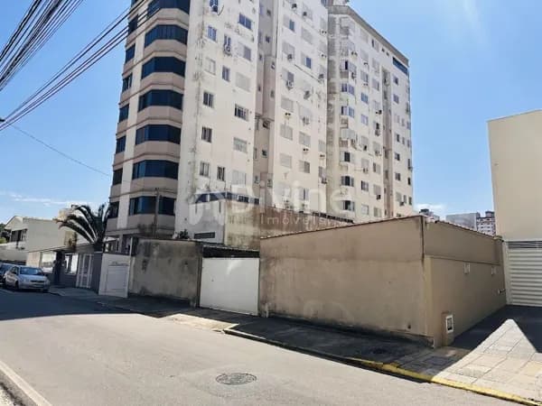 TERRENO NO CENTRO