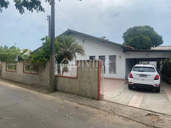 CASA EM CAPIVARI DE BAIXO