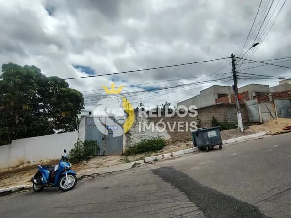 Lote/Terreno em Garanhuns - Aluísio Pinto