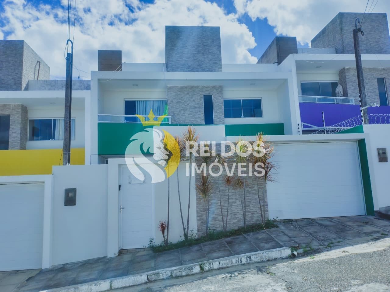 INCRÍVEL CASA AO LADO DA VILA MILITAR