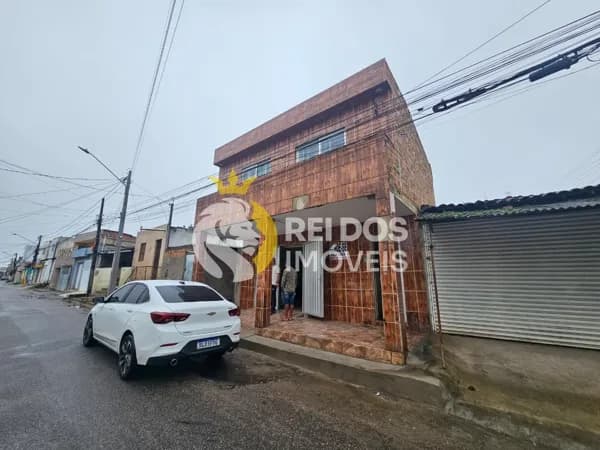CASA DISPONÍVEL À VENDA - PRÓXIMO ESCOLA ELVIRA VIANA
