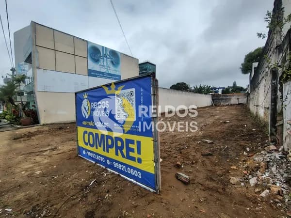 TERRENO GRANDE, COM DESTAQUE E VISIBILIDADE - EM HELIÓPOLIS